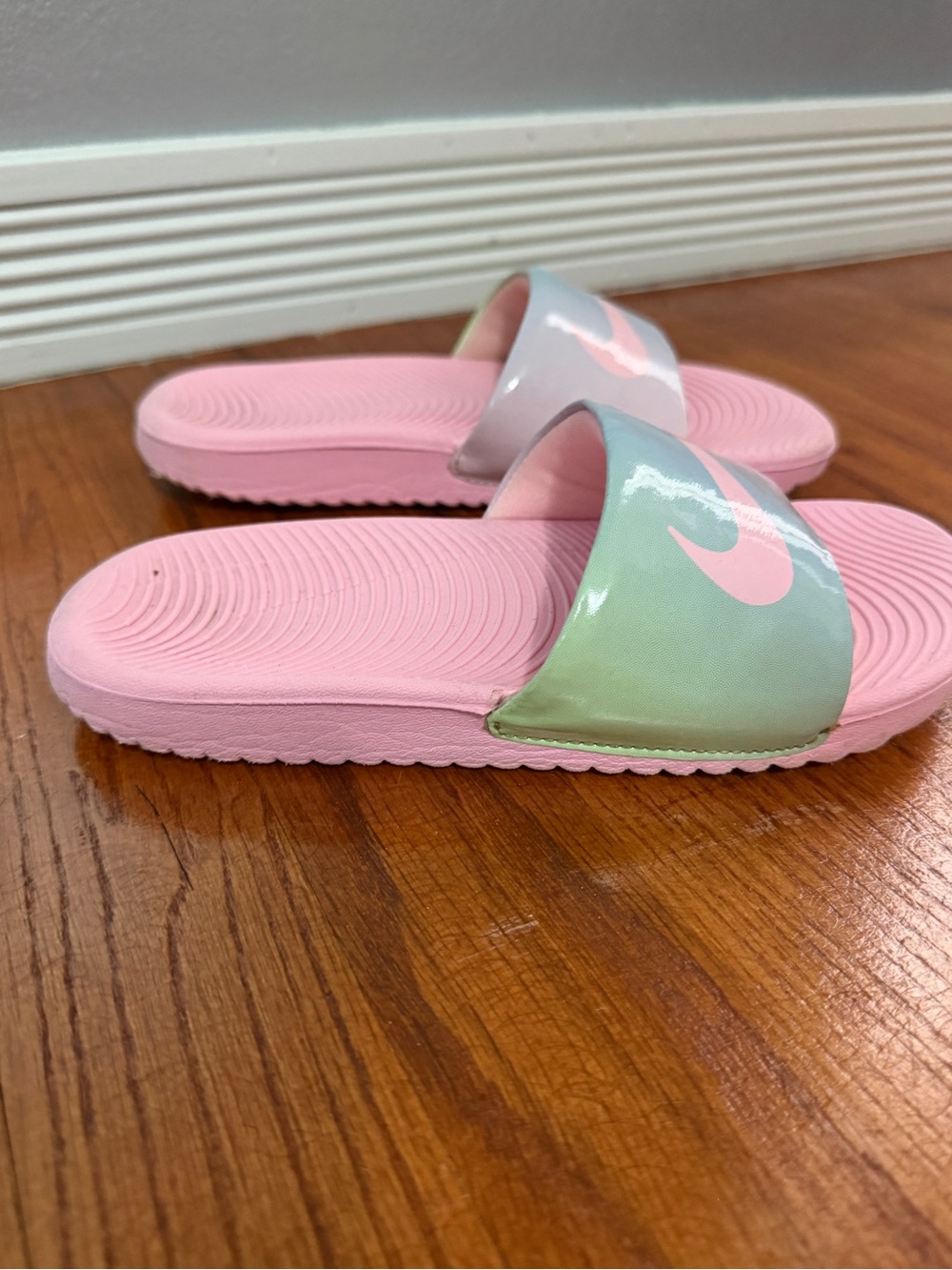 Nike Kawa Girls Pink Iridescent Slide Sandals Pool Beach Shoes Summer Blue - Picture 5 of 9